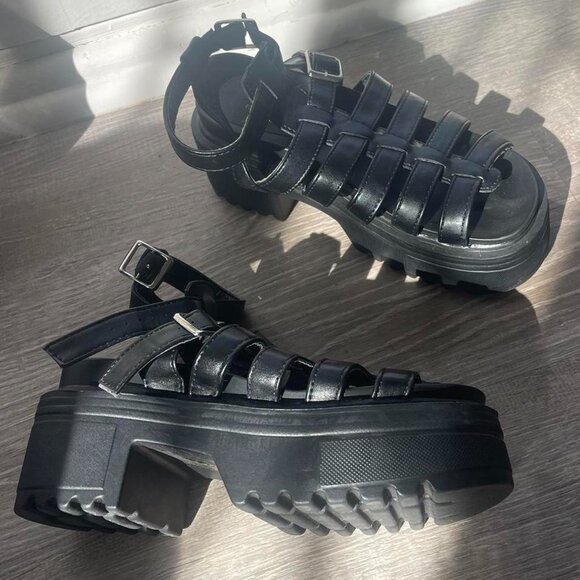 PrettyLittleThing Women's Sandals - Picture 1 of 4